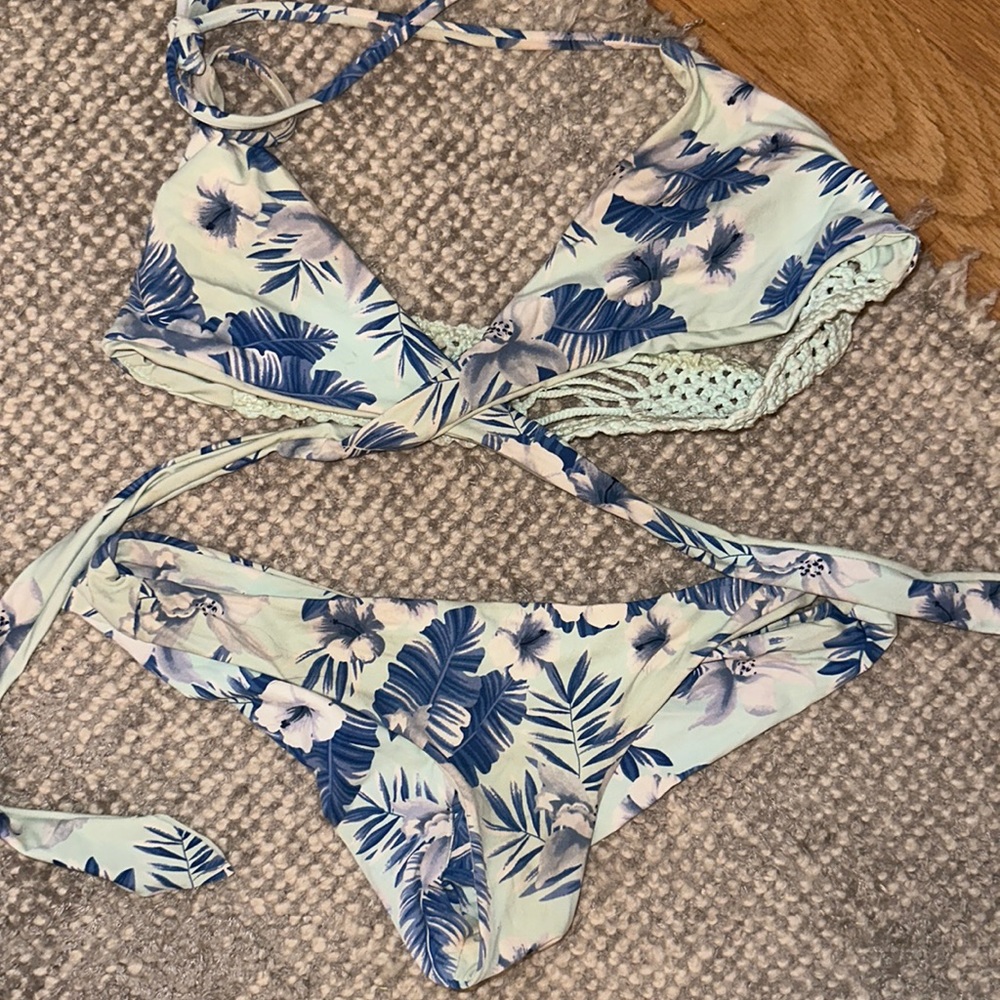 Frankie’s Bikini Set